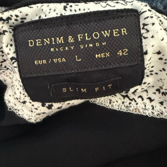 Denim & Flower Blue Short Sleeve Tee - Picture 3 of 3